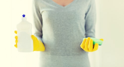 Staff raising a confidential modern slavery concern through reporting channels