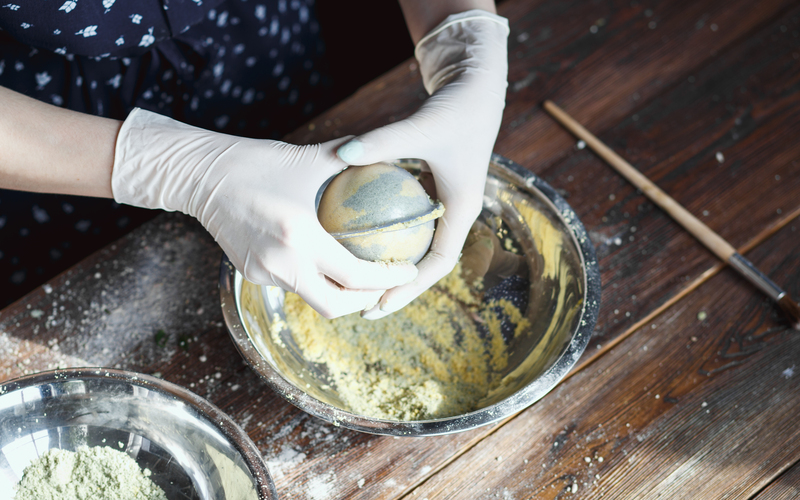 Goodbye Grease: An Easy Guide to Restore the Shine on Your Enamel Oven Trays